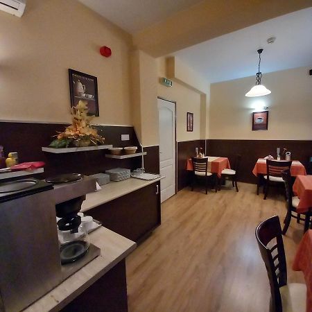 Kata Panzio Hotel Oroszlány Екстериор снимка